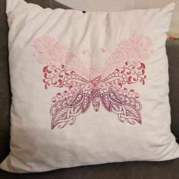 Kissenhülle mit Schmetterling