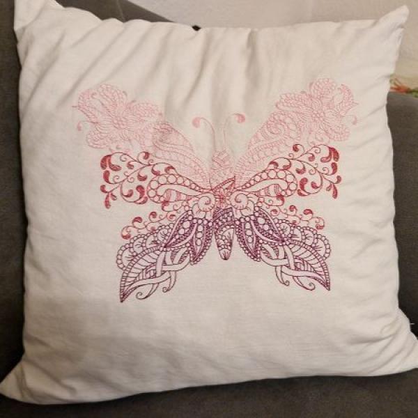 Kissenhülle mit Schmetterling